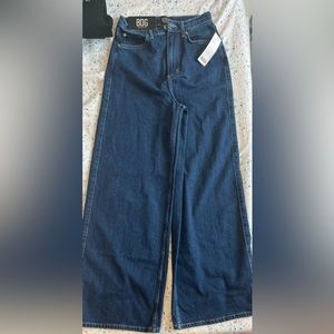 BRAND NEW URBAN OUTFITTERS BDG WIDE LEGGED JEANS IN DARK WASH SIZE 27